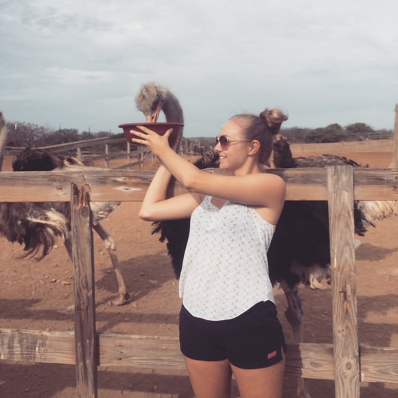 Meet the Posher - Picture 4 of 4